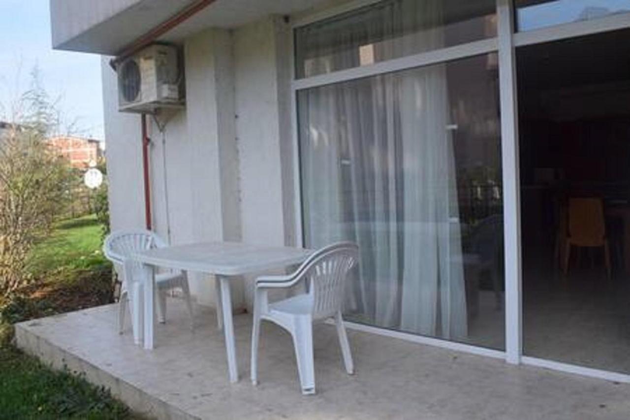 Yves 2 Bed Apart At Sun Village Sunny Beach Not Far Away From The Sea エクステリア 写真