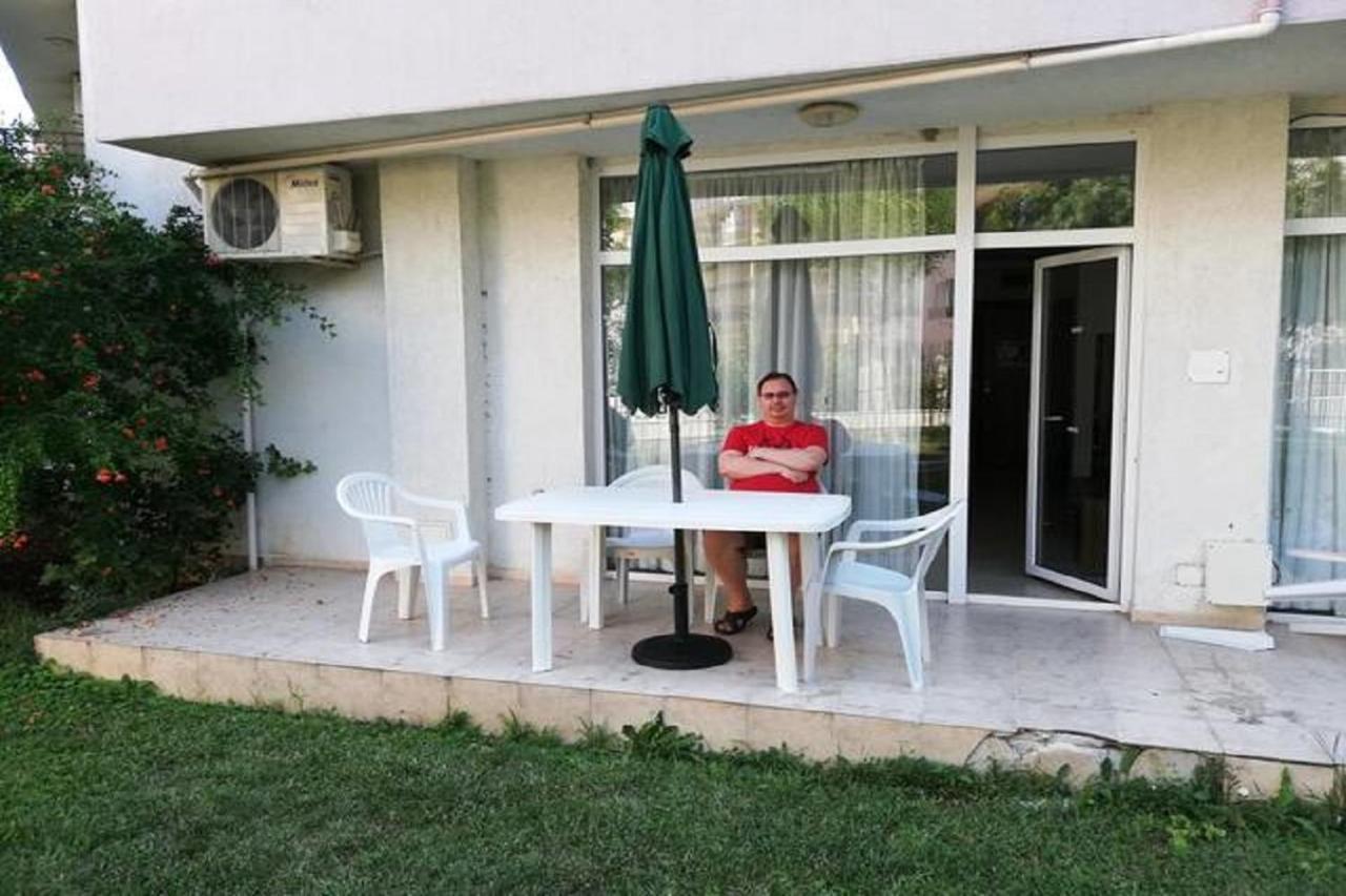 Yves 2 Bed Apart At Sun Village Sunny Beach Not Far Away From The Sea エクステリア 写真