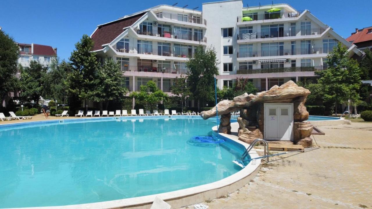 Yves 2 Bed Apart At Sun Village Sunny Beach Not Far Away From The Sea エクステリア 写真