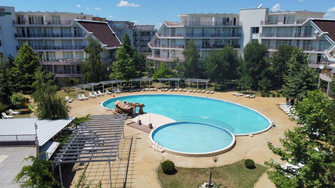 Yves 2 Bed Apart At Sun Village Sunny Beach Not Far Away From The Sea エクステリア 写真